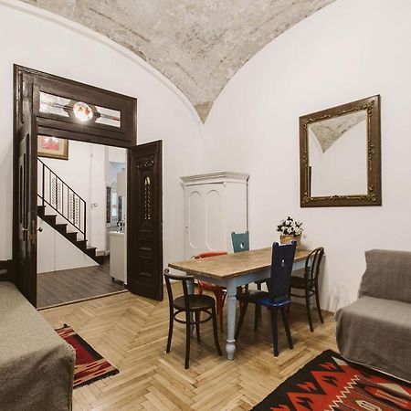 The Chapel - History, Tradition, Luxury Budapest Luaran gambar