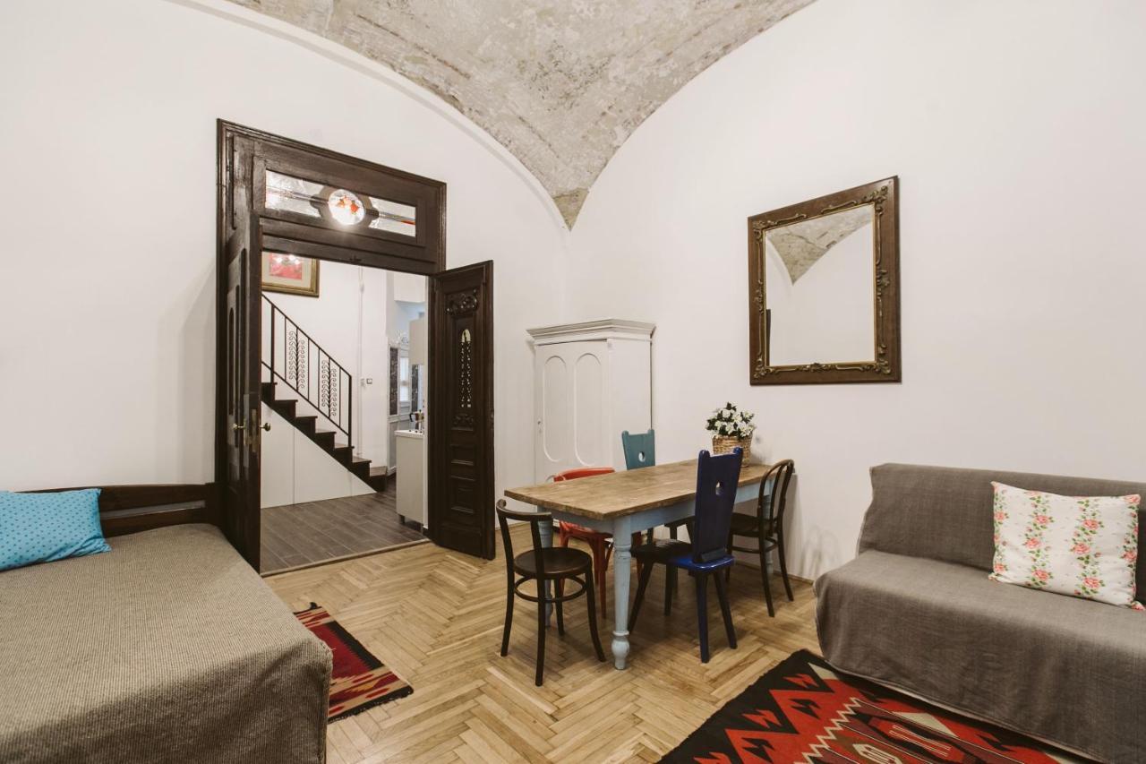 The Chapel - History, Tradition, Luxury Budapest Luaran gambar